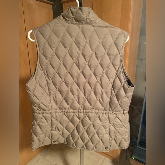 Eddie Bauer Women's Quilted Vest - Picture 2 of 9